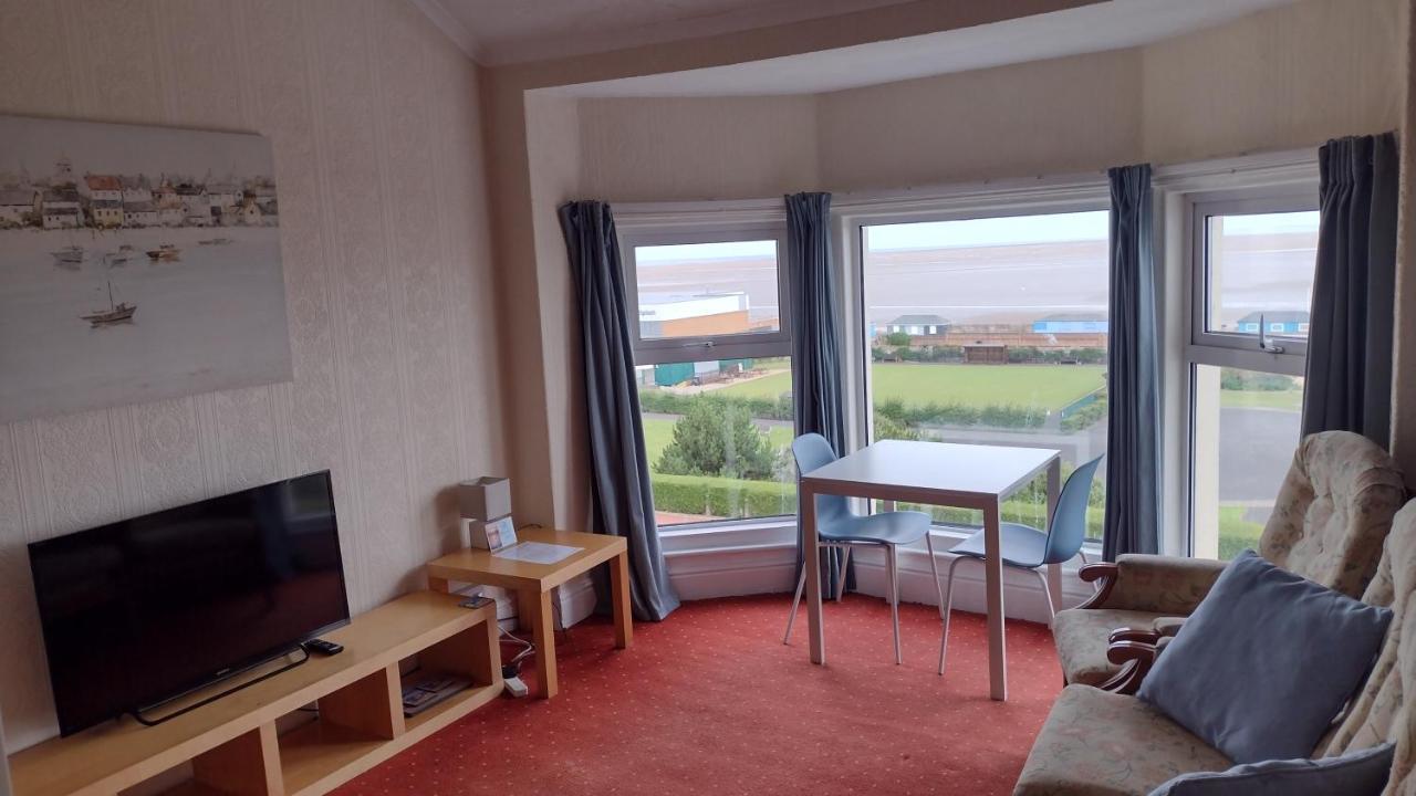 Апартаменты The Kathrene Second Floor Sea View Флитвуд Экстерьер фото