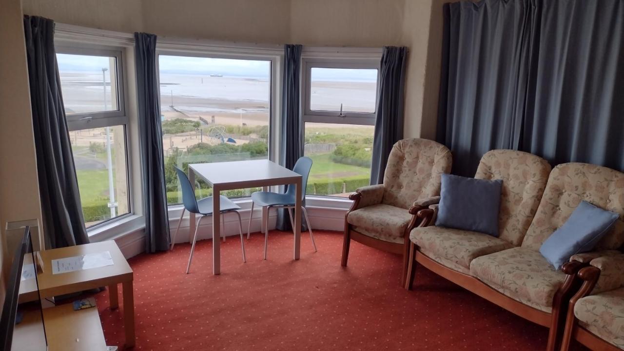 Апартаменты The Kathrene Second Floor Sea View Флитвуд Экстерьер фото